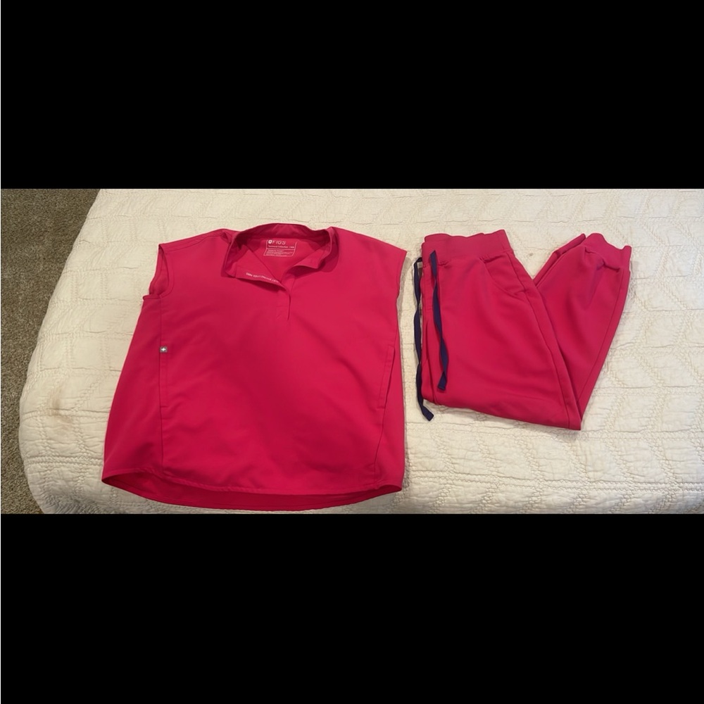 Figs Women's Vibrant Pink Polo and Pants Set